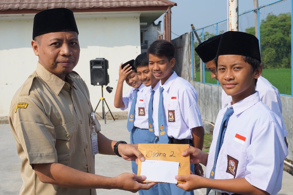 SMK PRESIDEN BAGI-BAGI HADIAH KEMERDEKAAN