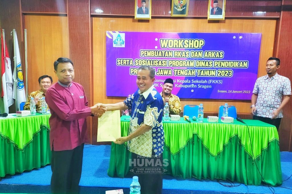 GA CUMA MURIDNYA YANG JUARA, GURUNYA PASTI JUGA!