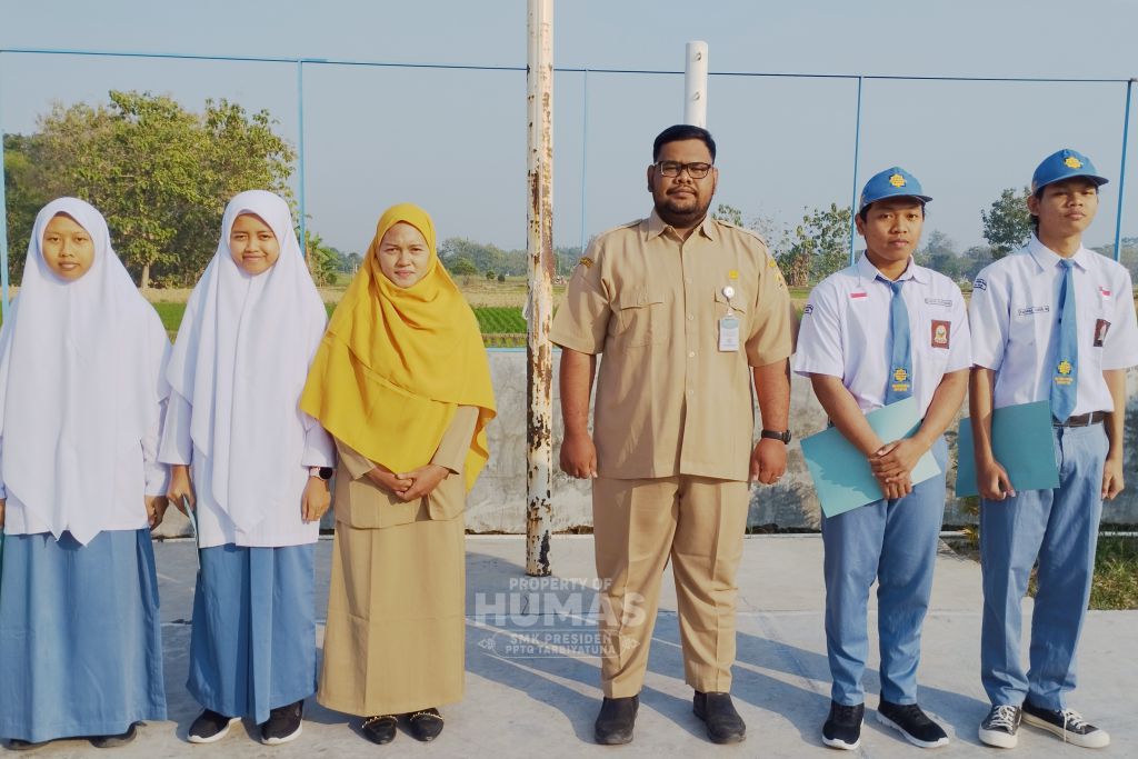 SMK PRESIDEN: PEMBERIAN PENGHARGAAN SANTRI BERPRESTASI