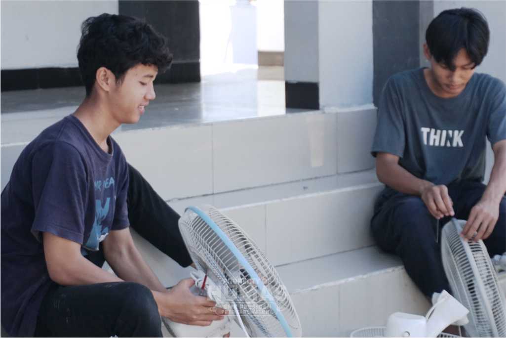 JUMAT BERSIH SEKOLAH BERSIH BELAJAR JADI NYAMAN