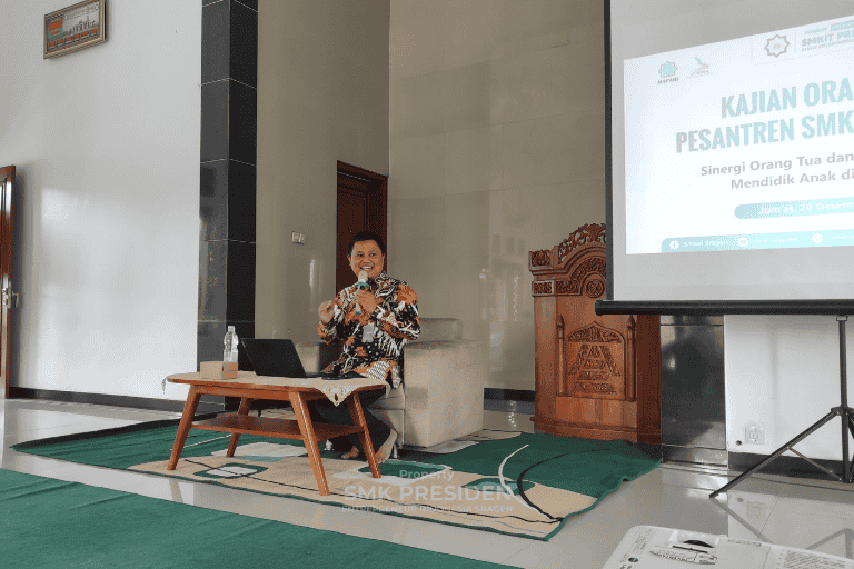 Kajian Orang Tua Membangun Sinergi Sekolah dan Orang Tua dalam Pendidikan Pesantren