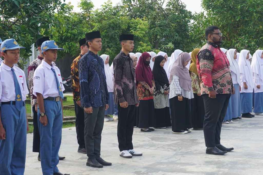 Peringatan Hari Guru Nasional 2024 di SMK Entrepreneur Indonesia Sragen